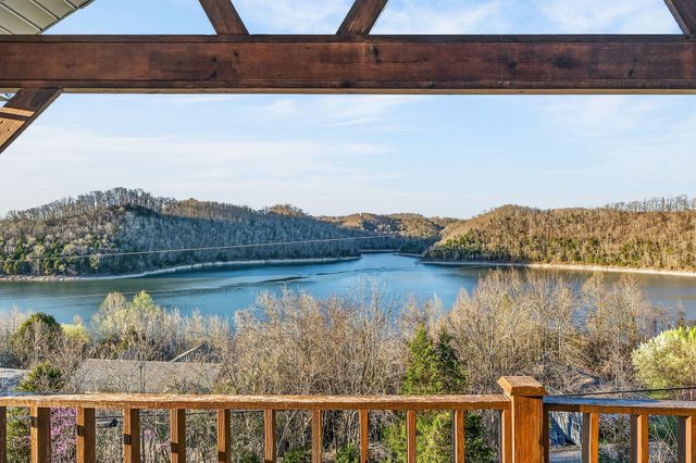 1634 Falling Water Rd, Sparta, TN 38583