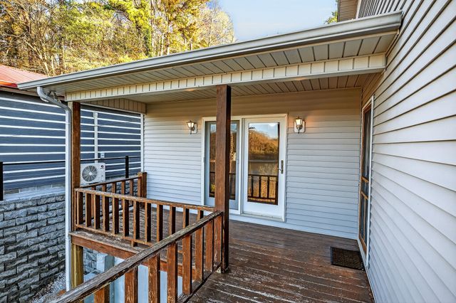 1634 Falling Water Rd, Sparta, TN 38583