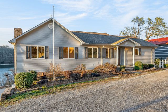 1634 Falling Water Rd, Sparta, TN 38583