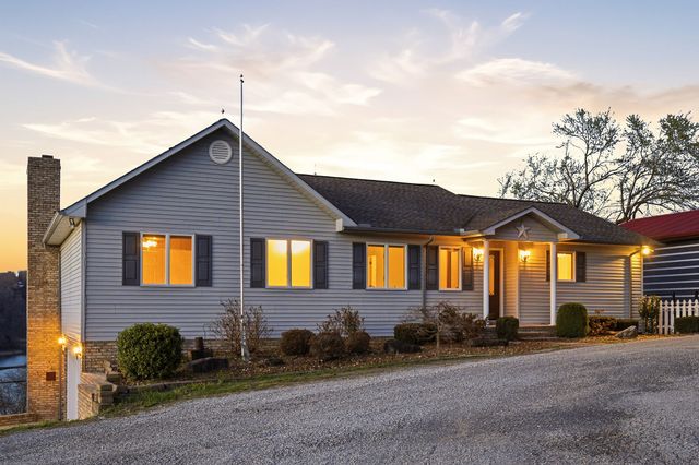 1634 Falling Water Rd, Sparta, TN 38583