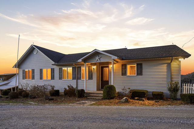 1634 Falling Water Rd, Sparta, TN 38583