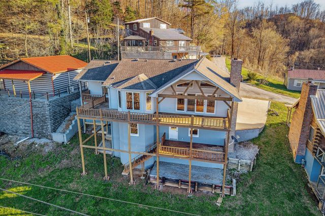 1634 Falling Water Rd, Sparta, TN 38583