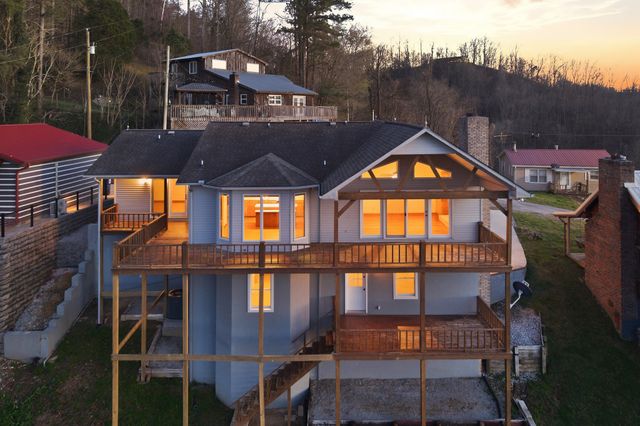 1634 Falling Water Rd, Sparta, TN 38583