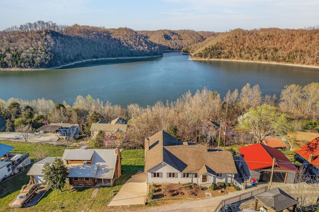 1634 Falling Water Rd, Sparta, TN 38583