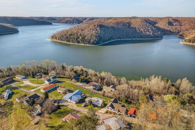 1634 Falling Water Rd, Sparta, TN 38583