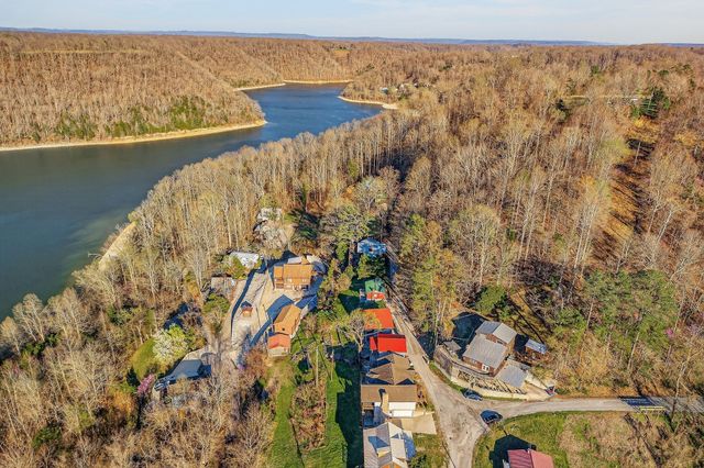 1634 Falling Water Rd, Sparta, TN 38583