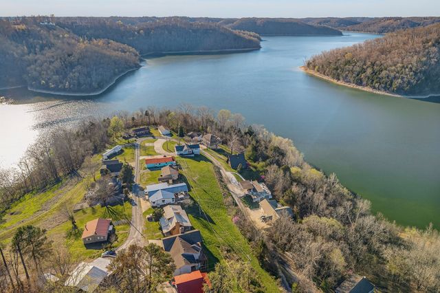 1634 Falling Water Rd, Sparta, TN 38583