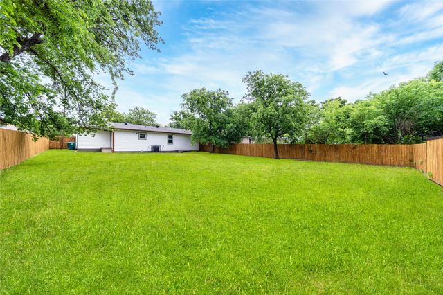 2916 Malcolm Street, Fort Worth, TX 76112