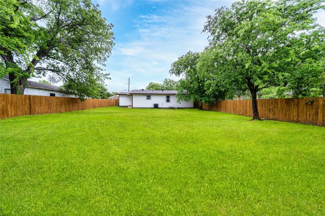 2916 Malcolm Street, Fort Worth, TX 76112