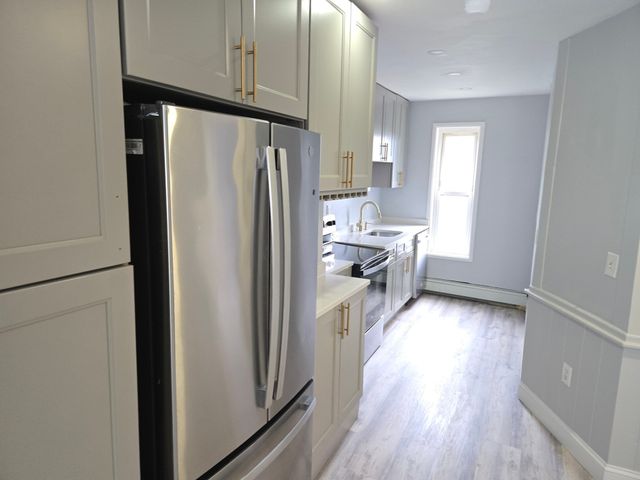 23 17th Ave 2, Haverhill, MA 01830
