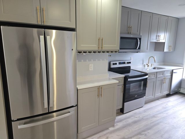 23 17th Ave 2, Haverhill, MA 01830