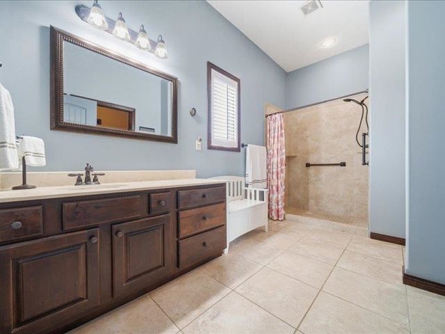 601 Stone Lake CIRCLE, Augusta, KS 67010