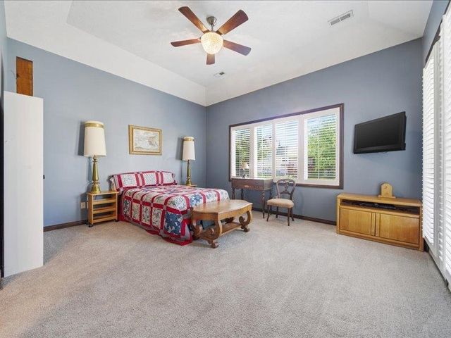 601 Stone Lake CIRCLE, Augusta, KS 67010