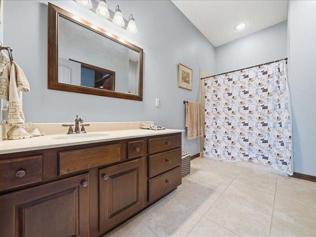 601 Stone Lake CIRCLE, Augusta, KS 67010