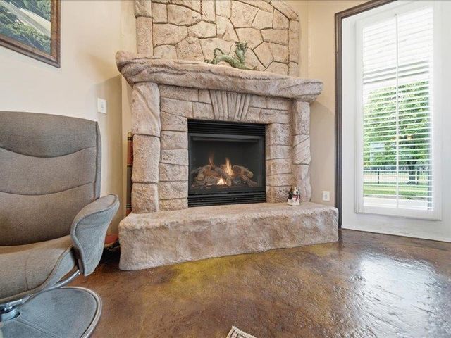 601 Stone Lake CIRCLE, Augusta, KS 67010