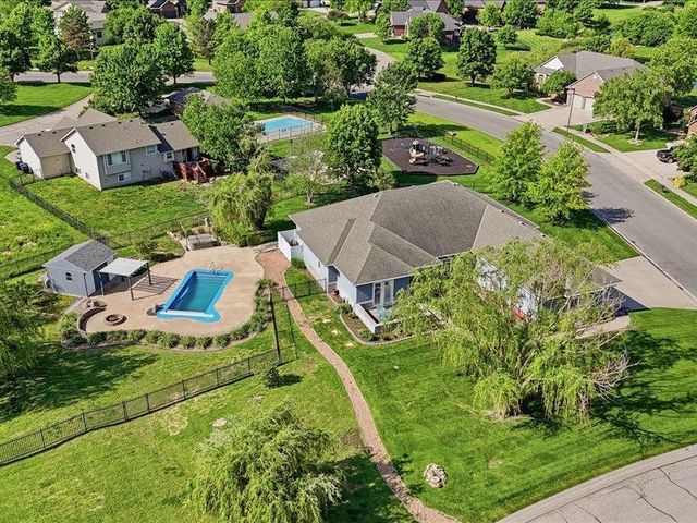 601 Stone Lake CIRCLE, Augusta, KS 67010