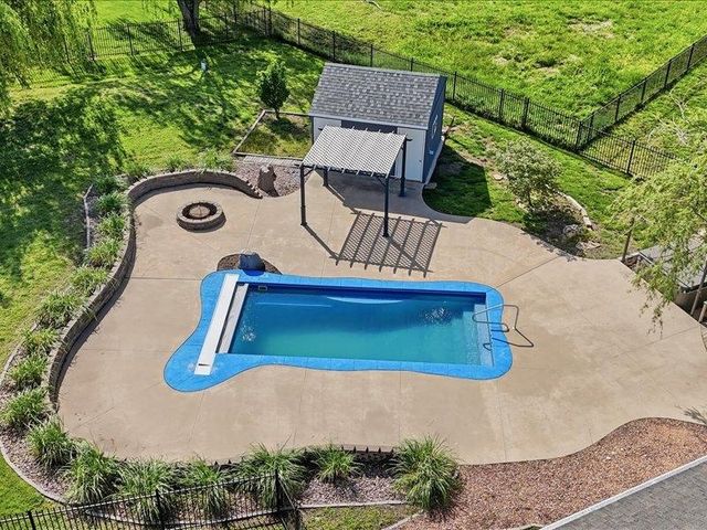 601 Stone Lake CIRCLE, Augusta, KS 67010