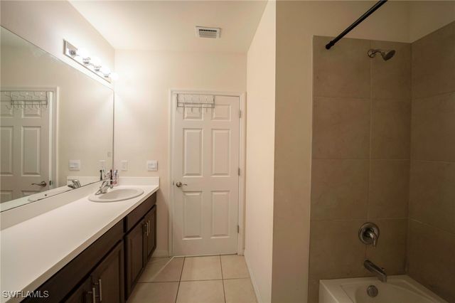 152 SE 27th TER, Cape Coral, FL 33904