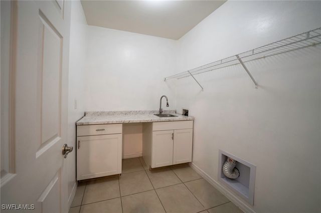 152 SE 27th TER, Cape Coral, FL 33904