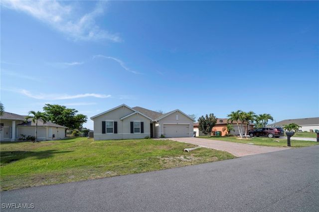 152 SE 27th TER, Cape Coral, FL 33904
