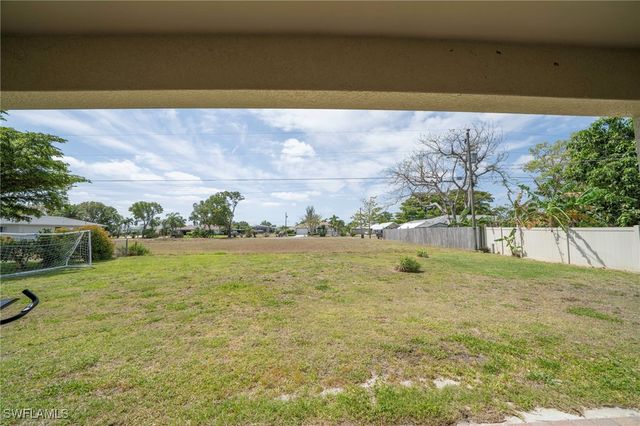 152 SE 27th TER, Cape Coral, FL 33904