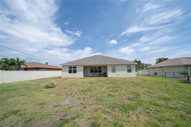 152 SE 27th TER, Cape Coral, FL 33904