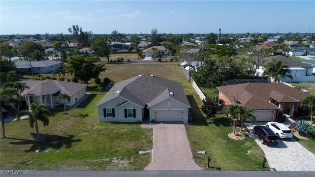 152 SE 27th TER, Cape Coral, FL 33904