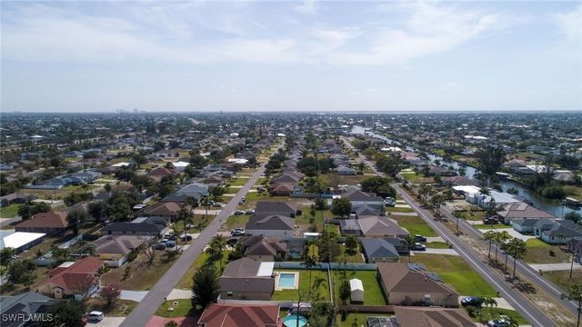 152 SE 27th TER, Cape Coral, FL 33904
