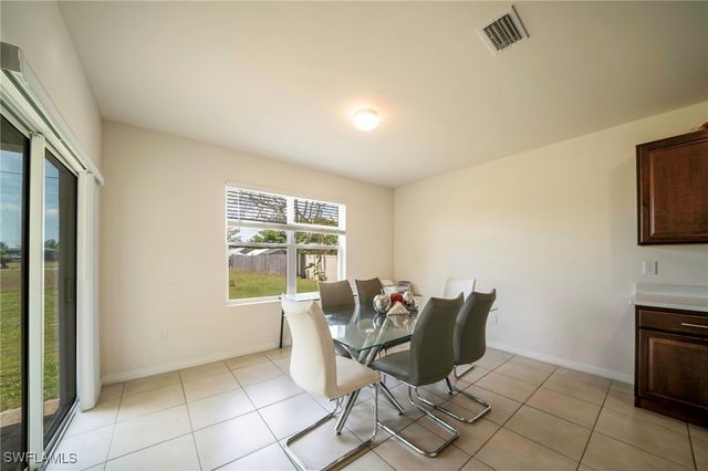 152 SE 27th TER, Cape Coral, FL 33904