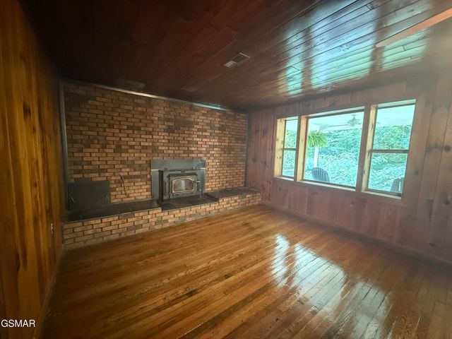 103 Branam Hollow Lane, Gatlinburg, TN 37738