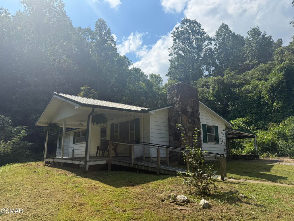 103 Branam Hollow Lane, Gatlinburg, TN 37738