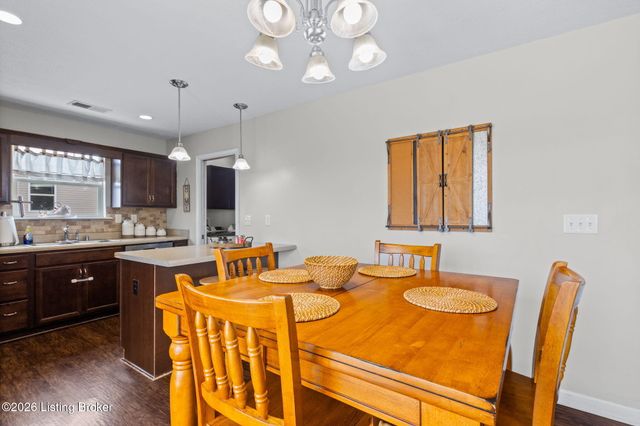 326 Golden Wing Rd, Mt Washington, KY 40047