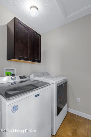 326 Golden Wing Rd, Mt Washington, KY 40047
