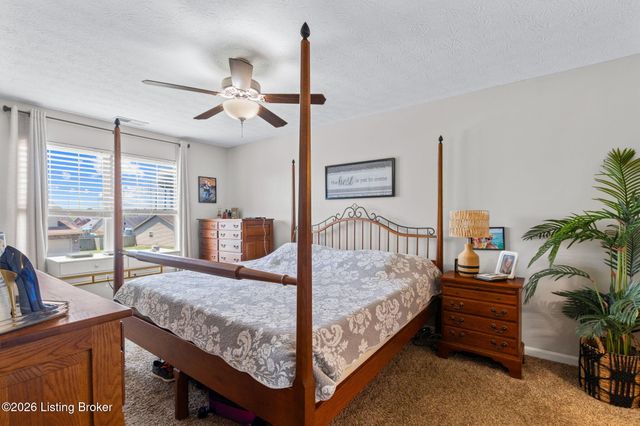 326 Golden Wing Rd, Mt Washington, KY 40047