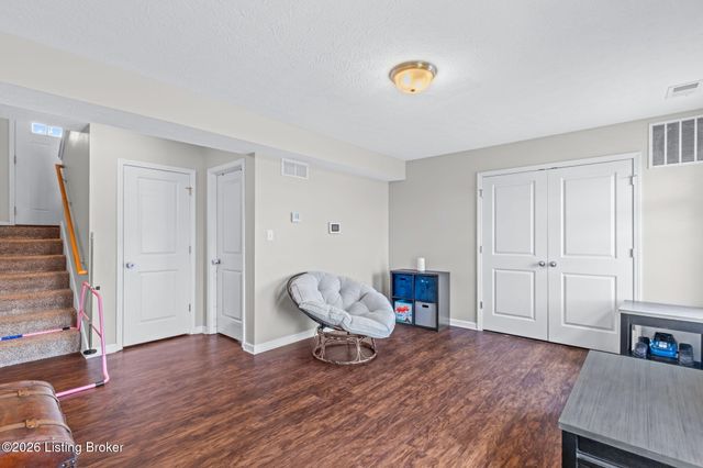 326 Golden Wing Rd, Mt Washington, KY 40047