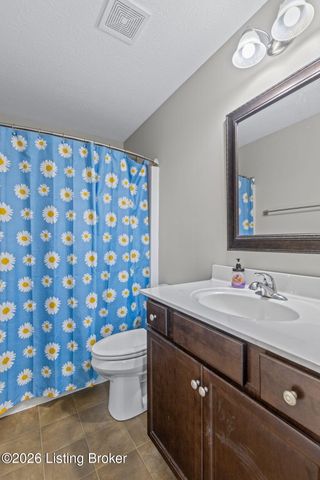 326 Golden Wing Rd, Mt Washington, KY 40047