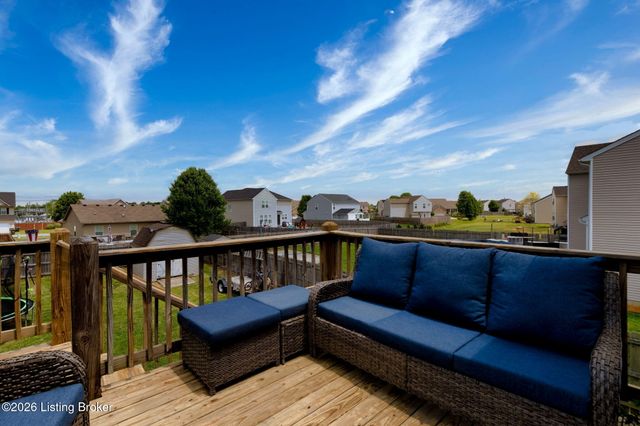 326 Golden Wing Rd, Mt Washington, KY 40047