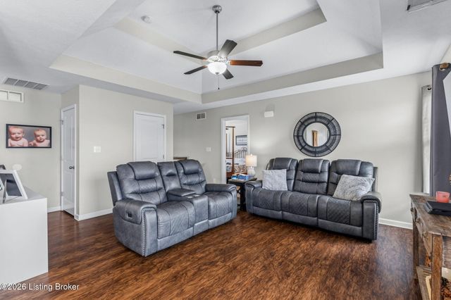 326 Golden Wing Rd, Mt Washington, KY 40047