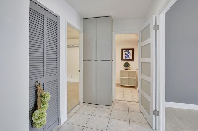 9341 Chelsea Drive S, Plantation, FL 33324