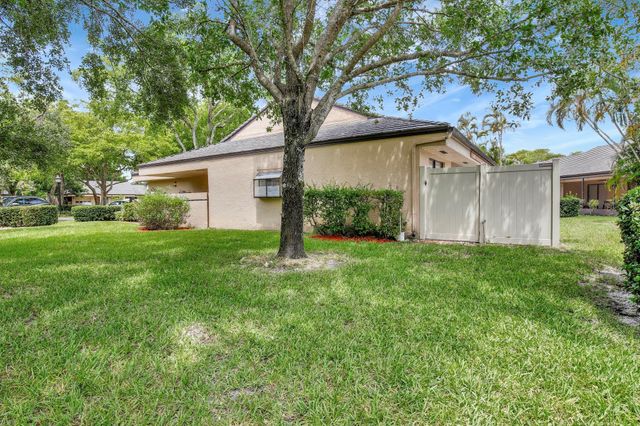 9341 Chelsea Drive S, Plantation, FL 33324