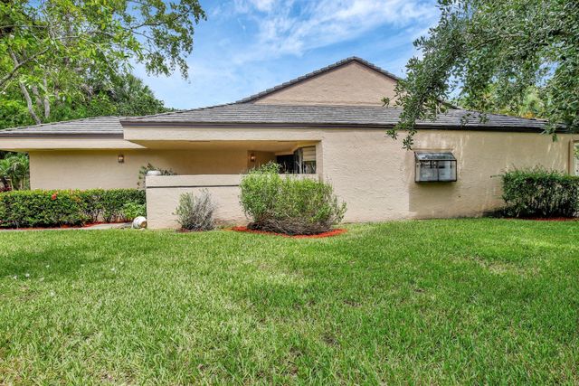 9341 Chelsea Drive S, Plantation, FL 33324