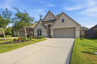 302 Trillium Park Loop, Conroe, TX 77304