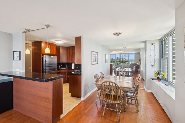 400 E RANDOLPH Street 1809, Chicago, IL 60601