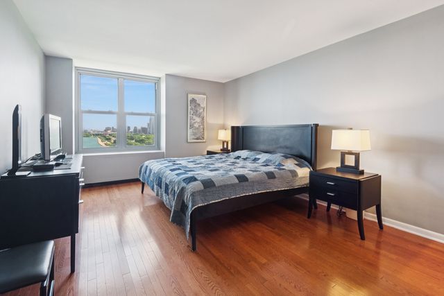 400 E RANDOLPH Street 1809, Chicago, IL 60601
