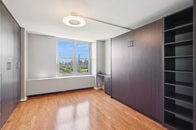 400 E RANDOLPH Street 1809, Chicago, IL 60601