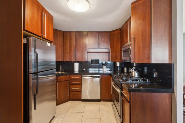 400 E RANDOLPH Street 1809, Chicago, IL 60601