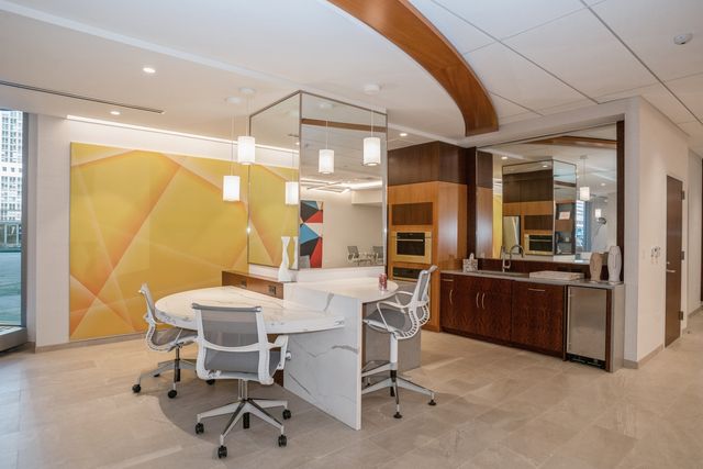 400 E RANDOLPH Street 1809, Chicago, IL 60601