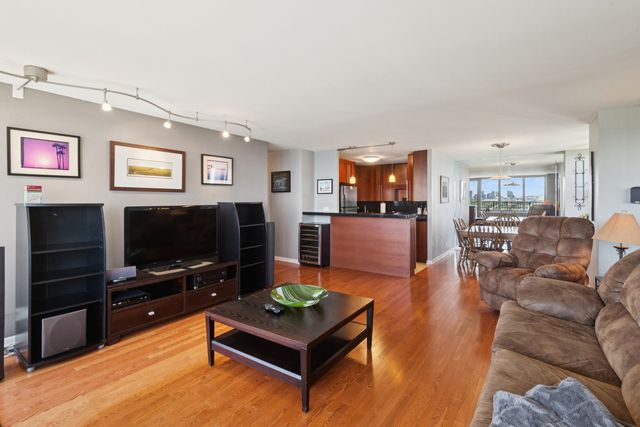 400 E RANDOLPH Street 1809, Chicago, IL 60601
