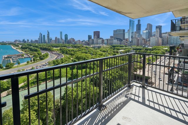 400 E RANDOLPH Street 1809, Chicago, IL 60601