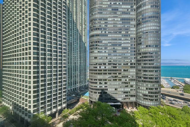 400 E RANDOLPH Street 1809, Chicago, IL 60601